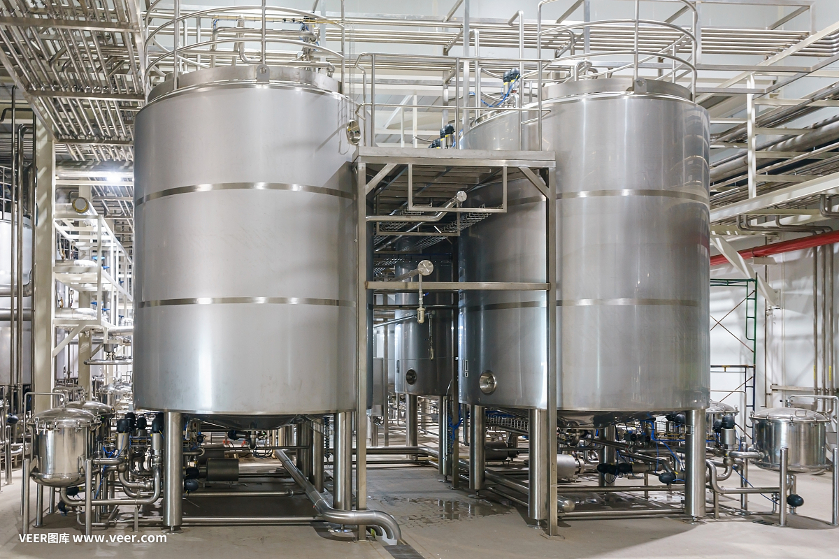 制药厂在制药工业制造工厂生产线上的搅拌罐设备